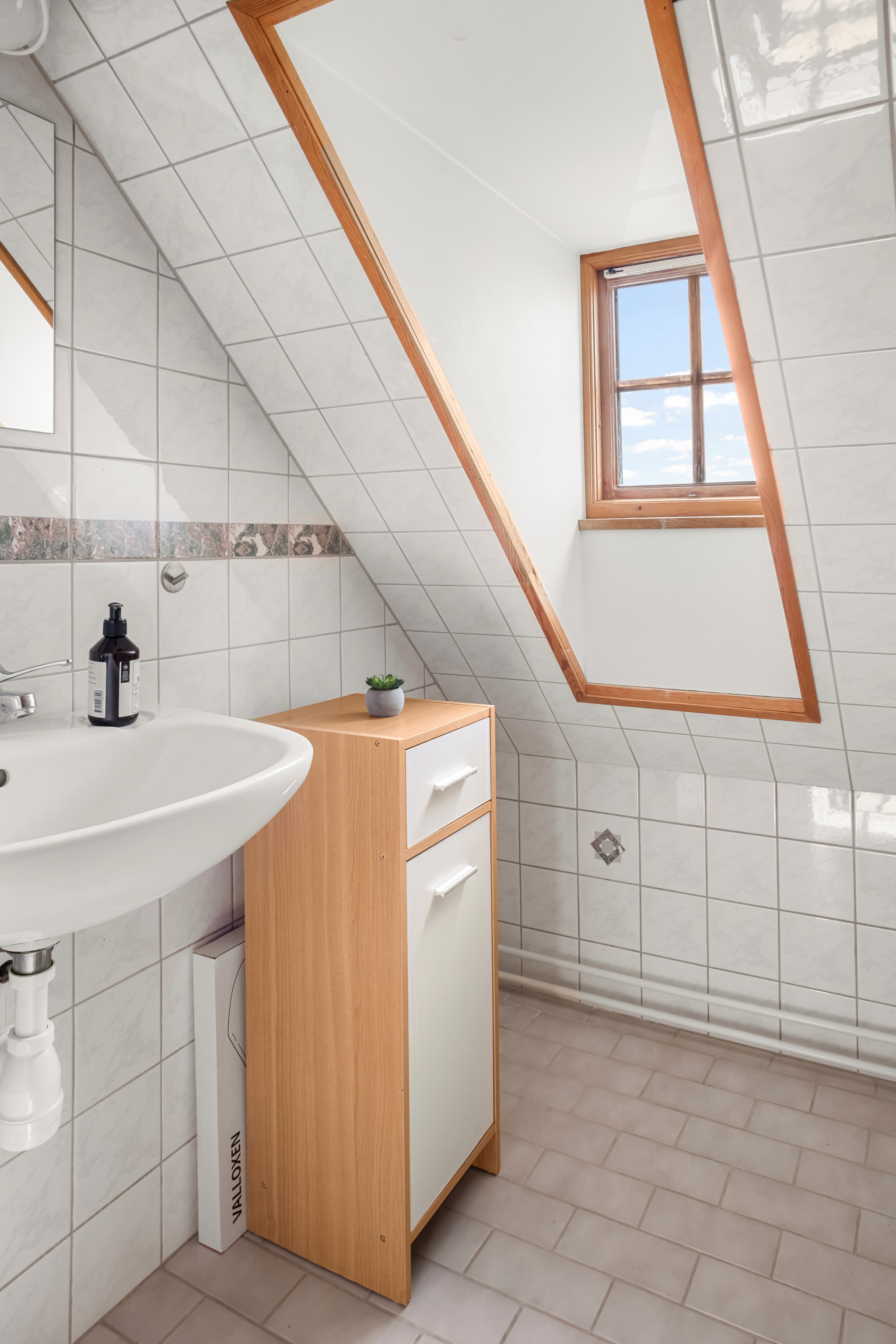  ÖSTRA VÄRLINGE BYAVÄG 22-0