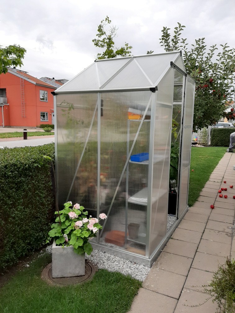 Säljarens sommarbild KÖKSMÄSTAREGATAN 10